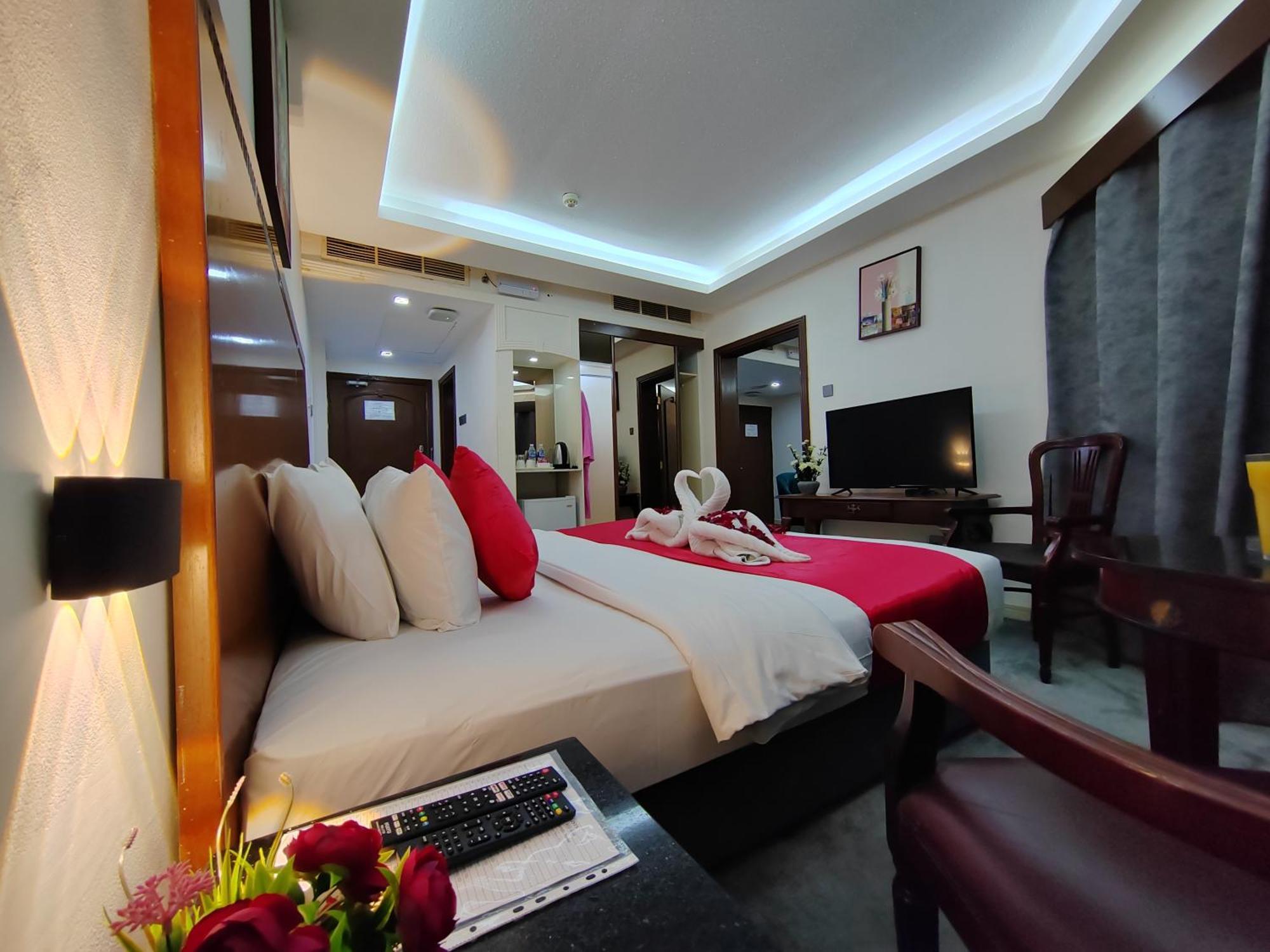 Le Paradise Palace Hotel Дубай Экстерьер фото