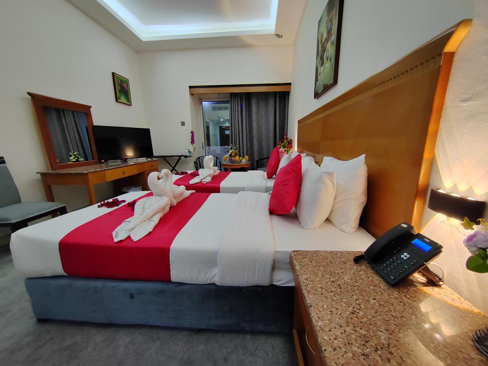 Le Paradise Palace Hotel Дубай Экстерьер фото
