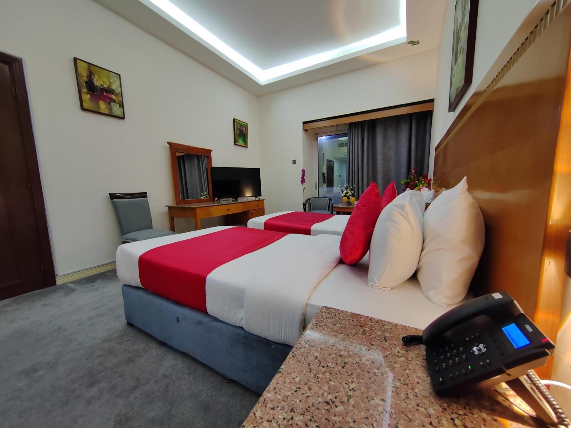 Le Paradise Palace Hotel Дубай Экстерьер фото