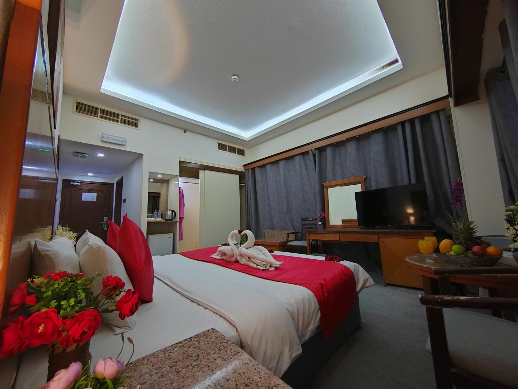 Le Paradise Palace Hotel Дубай Экстерьер фото
