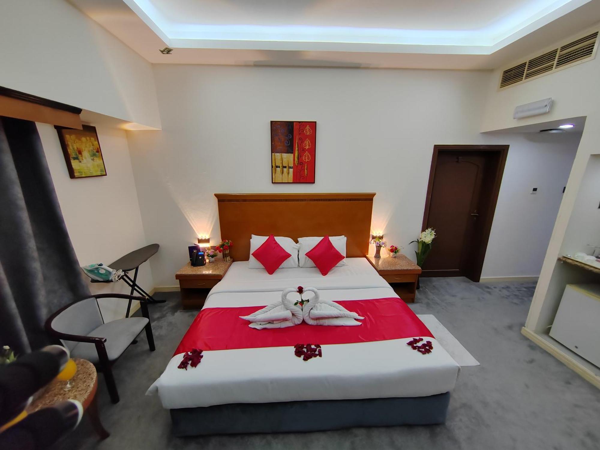 Le Paradise Palace Hotel Дубай Экстерьер фото